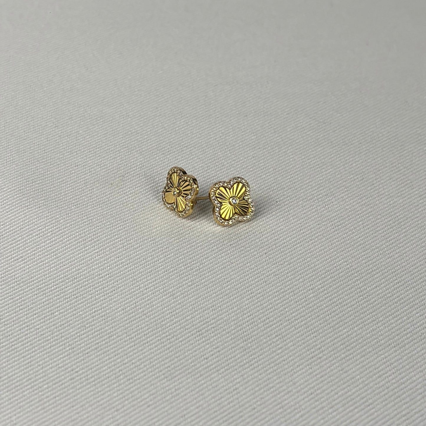 Gold Clover Royale